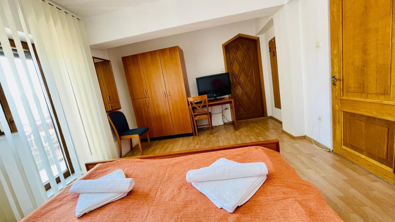 Pensiunea Luminita Buşteni Buitenkant foto