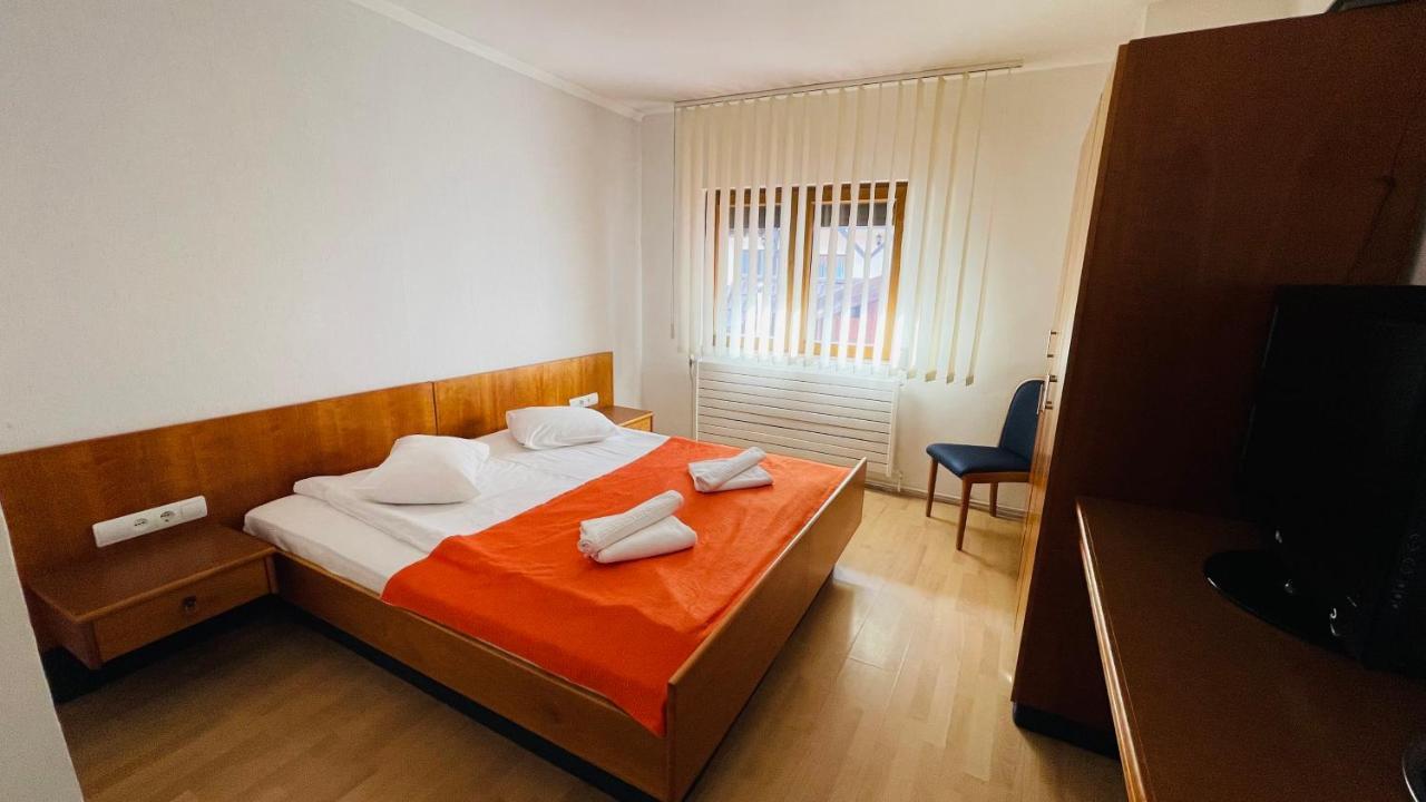 Pensiunea Luminita Buşteni Buitenkant foto