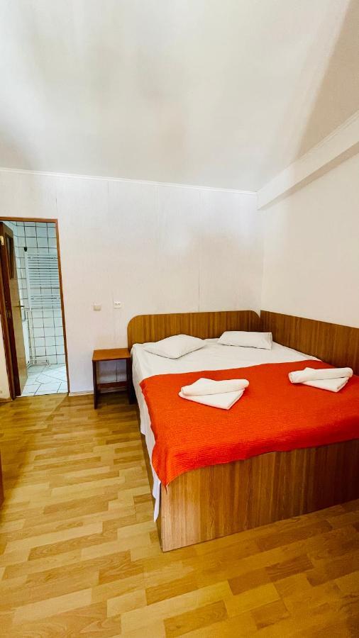 Pensiunea Luminita Buşteni Buitenkant foto